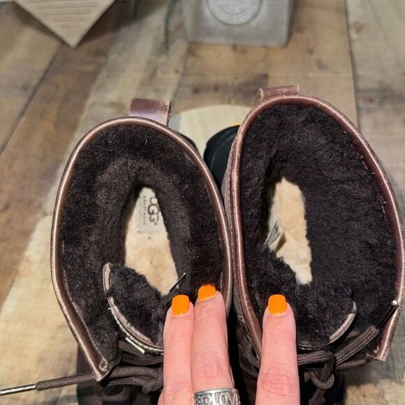 UGG Hilgard Men's 10.5‎ Brown Leather Ankle Shearling Vibram Snow Boot - Picture 8 of 12